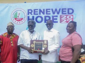 BREAKING!UI HONOURS TINUBU LOYALIST, OLAOSEBIKAN AS “ICONIC FRIEND”